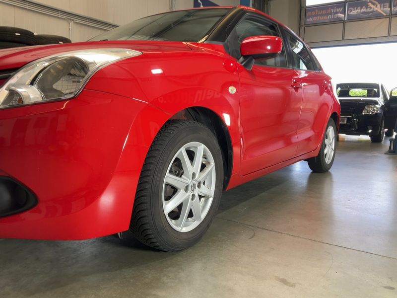Suzuki Baleno 1.2 DualJet Basic — zdjęcie 2