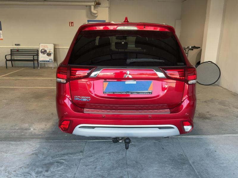 Mitsubishi Outlander 2.4 PHEV Plus Spirit 4WD — zdjęcie 5