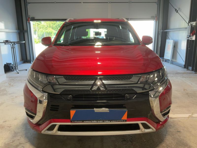 Mitsubishi Outlander 2.4 PHEV Plus Spirit 4WD — zdjęcie 9
