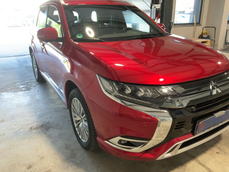 Mitsubishi Outlander 2.4 PHEV Plus Spirit 4WD — zdjęcie 8