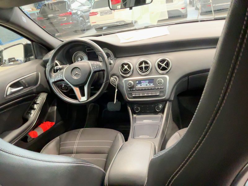 Mercedes-Benz A-Klasse A 180 BlueEfficiency Urban 2013 – снимка 17