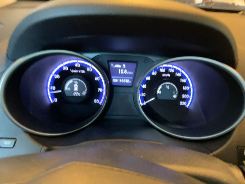 Hyundai ix35 2.0 Comfort 2WD — zdjęcie 13
