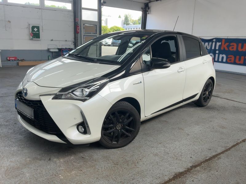 Toyota Yaris 1.5 Hybrid Style Selection — zdjęcie 1