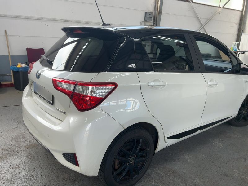 Toyota Yaris 1.5 Hybrid Style Selection — zdjęcie 6