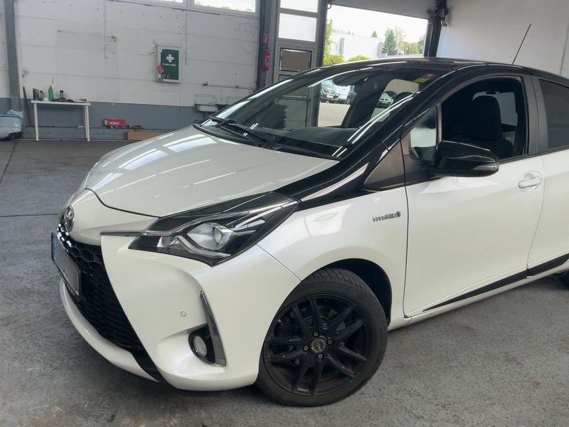 Toyota Yaris 1.5 Hybrid Style Selection — zdjęcie 2