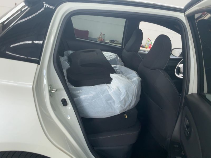 Toyota Yaris 1.5 Hybrid Style Selection — zdjęcie 14
