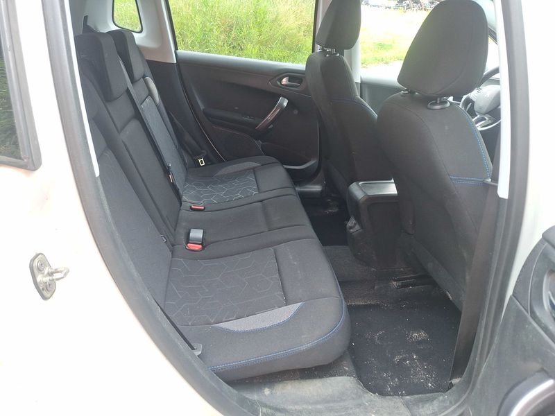 Peugeot 2008 1.2 VTi Style — zdjęcie 14