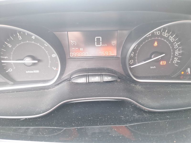 Peugeot 2008 1.2 VTi Style — zdjęcie 12