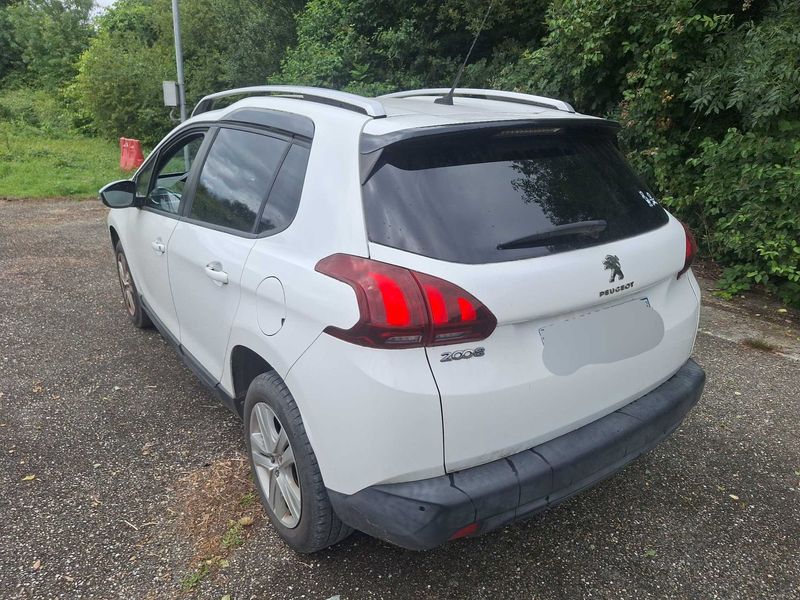 Peugeot 2008 1.2 VTi Style — zdjęcie 3