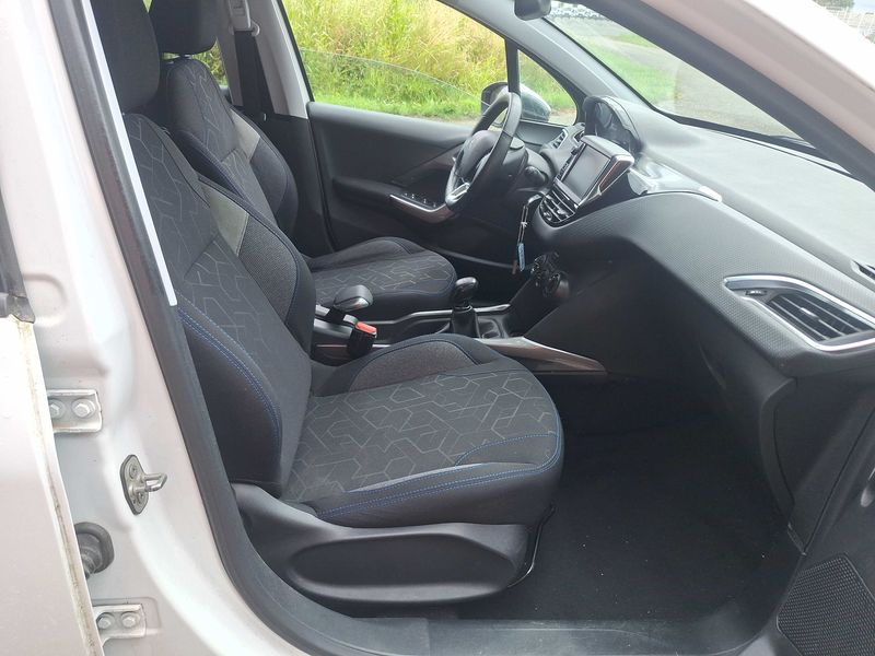 Peugeot 2008 1.2 VTi Style — zdjęcie 10