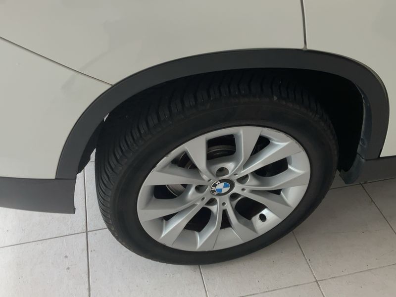 BMW X1 xDrive 20d Luxe 2011 – снимка 9
