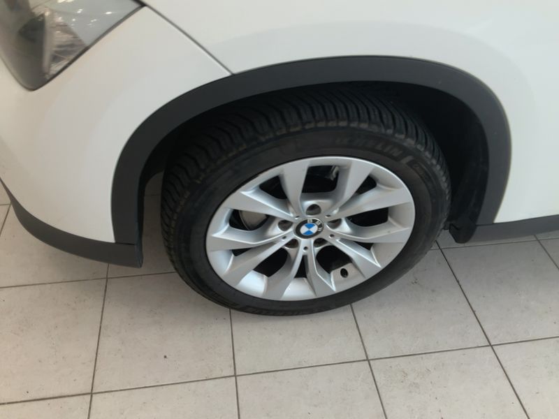 BMW X1 xDrive 20d Luxe 2011 – снимка 3