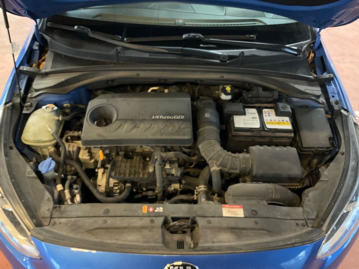 Kia cee'd 2019 — photo 30