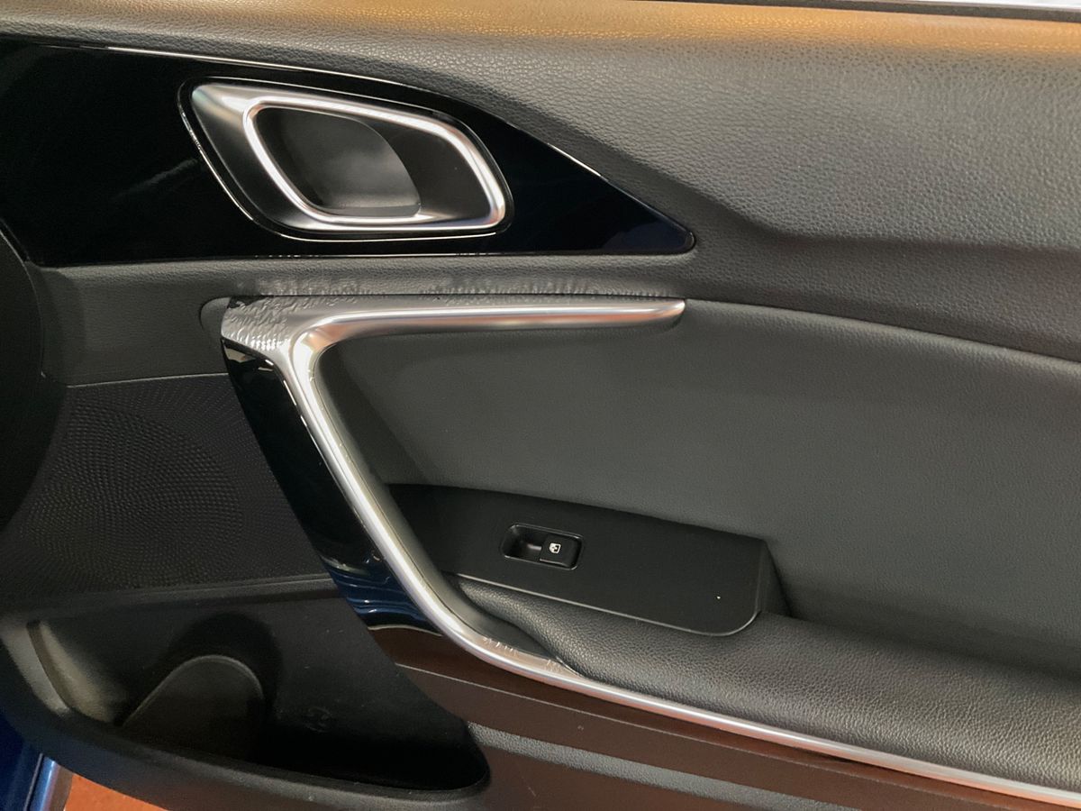 Kia cee'd 2019 — photo 47