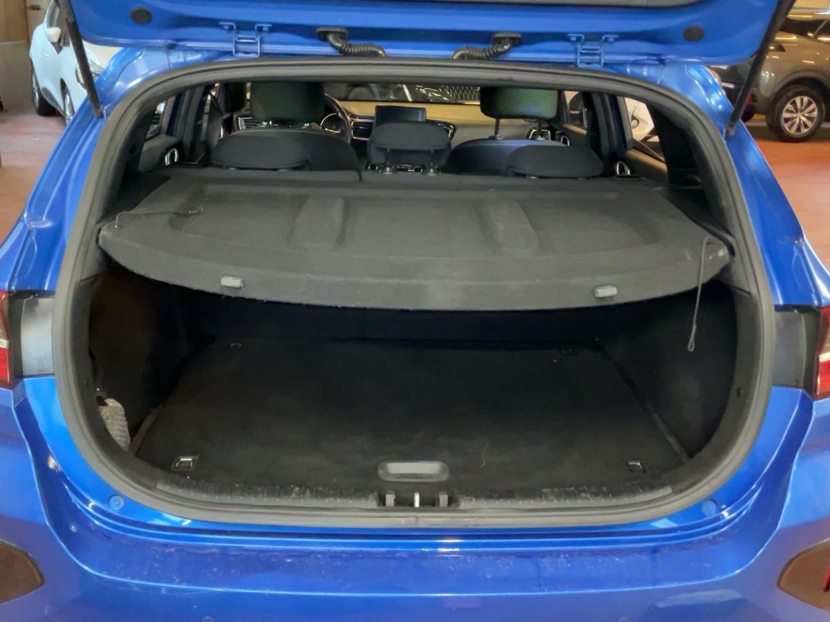 Kia cee'd 2019 — photo 17