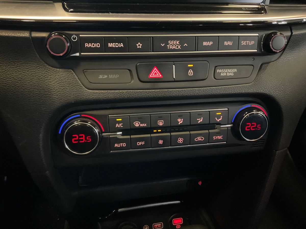 Kia cee'd 2019 — photo 29
