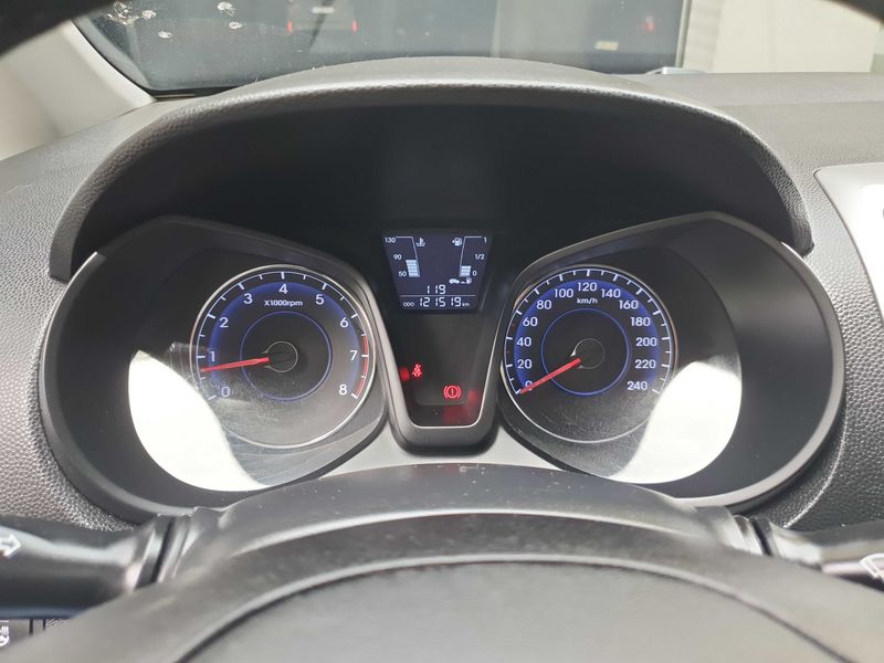 Hyundai ix20 1.4 Passion Blue — zdjęcie 12