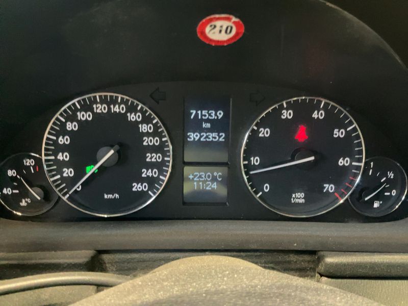 Mercedes-Benz C-Klasse C 180 Kompressor T Elegance — zdjęcie 13