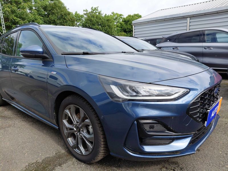 Ford Focus 1.0 EcoBoost Mild-Hybrid ST-Line X — zdjęcie 6