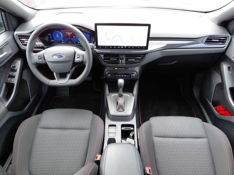 Ford Focus 1.0 EcoBoost Mild-Hybrid ST-Line X — zdjęcie 11