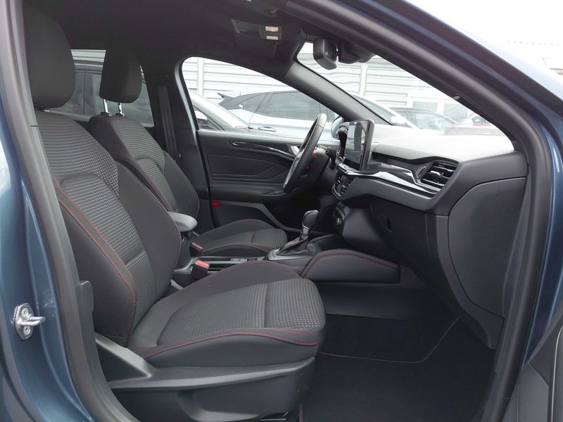 Ford Focus 1.0 EcoBoost Mild-Hybrid ST-Line X — zdjęcie 10