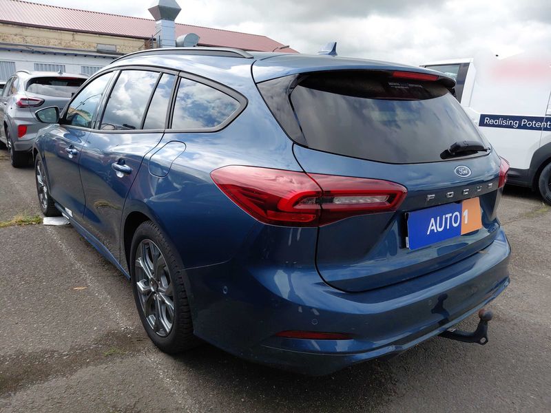 Ford Focus 1.0 EcoBoost Mild-Hybrid ST-Line X — zdjęcie 3