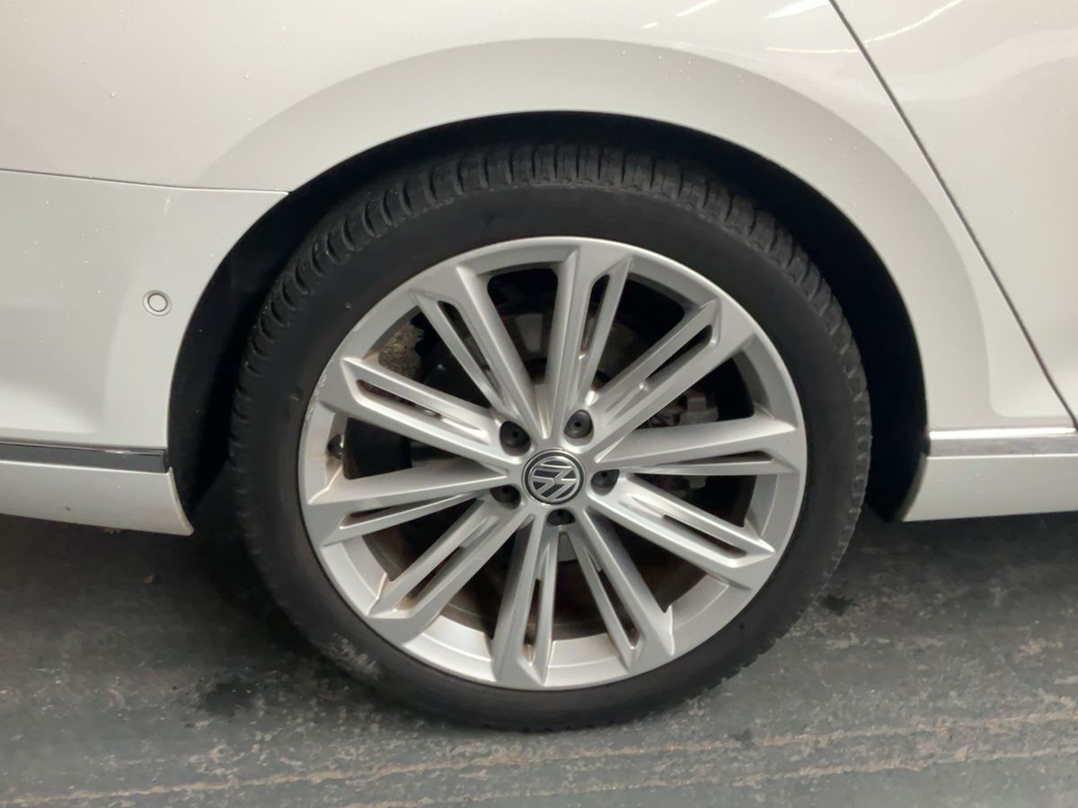 Volkswagen Passat 2016 — photo 10