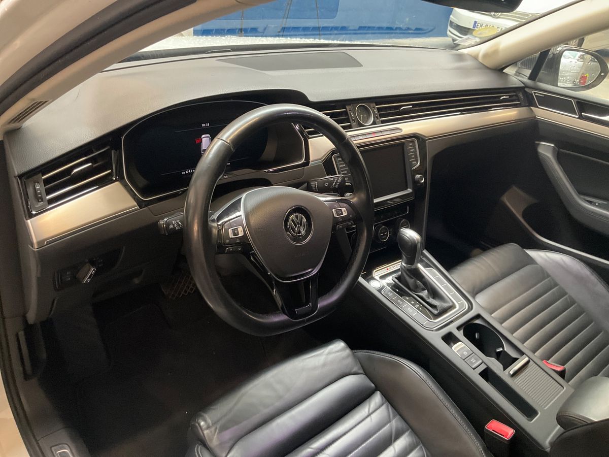 Volkswagen Passat 2016 — photo 38