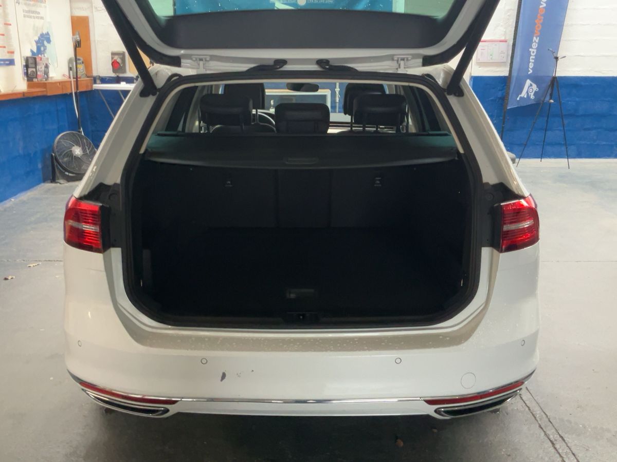 Volkswagen Passat 2016 — photo 16