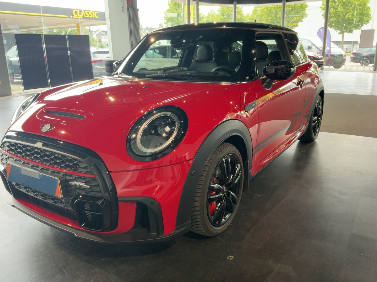 MINI John 2024