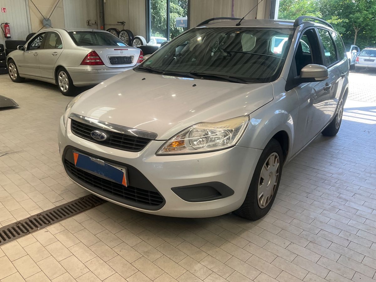 Ford Focus 2011 — photo 1