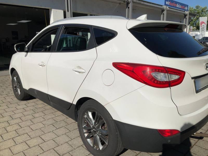 Hyundai ix35 1.6 FIFA World Cup Edition 2WD — zdjęcie 3