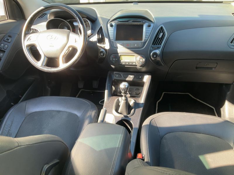 Hyundai ix35 1.6 FIFA World Cup Edition 2WD — zdjęcie 12