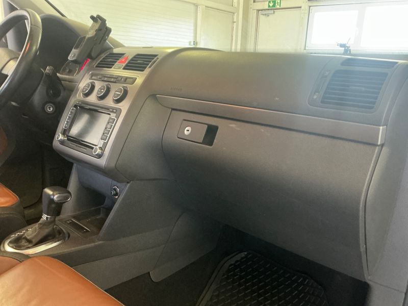 Volkswagen Touran 1.4 TSI Highline 2009 – снимка 27