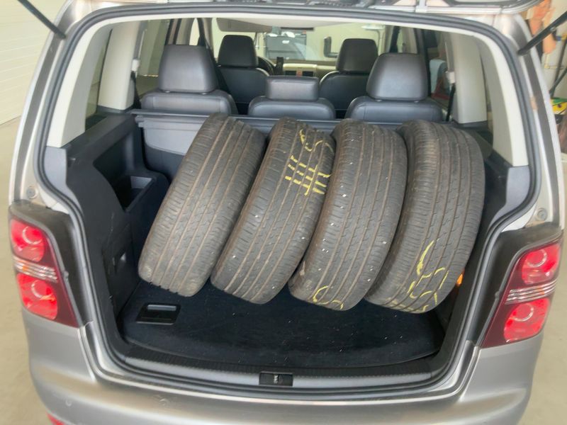 Volkswagen Touran 1.4 TSI Highline 2009 – снимка 16