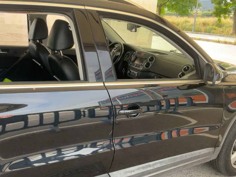 Volkswagen Tiguan 2.0 TDI 4Motion — zdjęcie 7