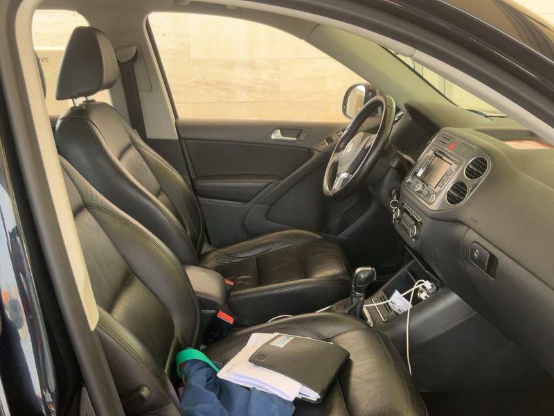 Volkswagen Tiguan 2.0 TDI 4Motion — zdjęcie 11