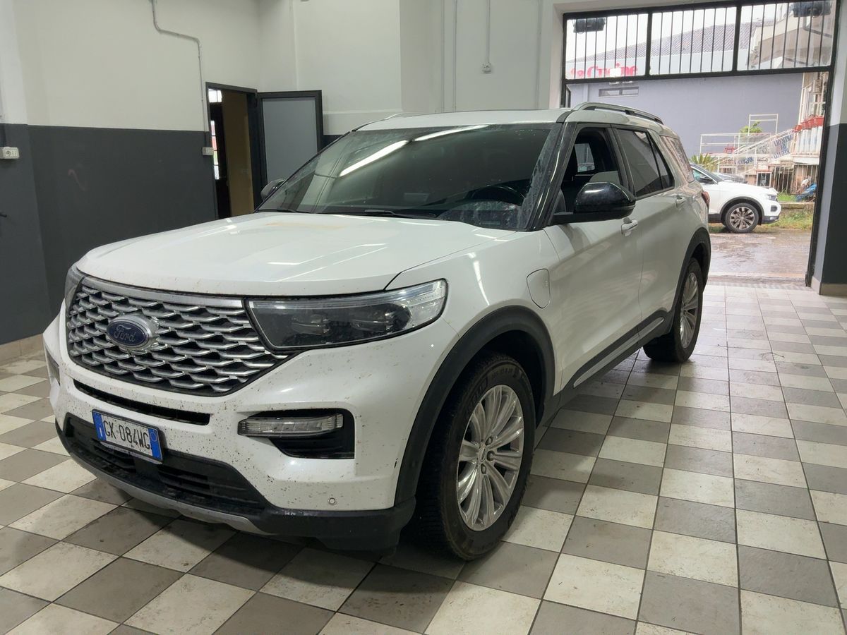 Ford Explorer 2022 — photo 1