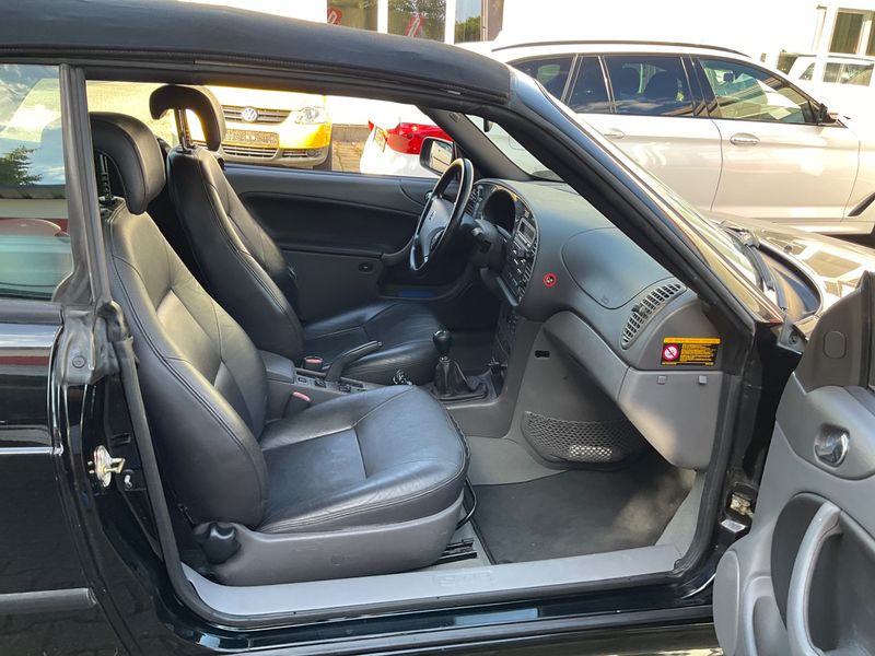 Saab 9-3 2.0 T S — zdjęcie 3