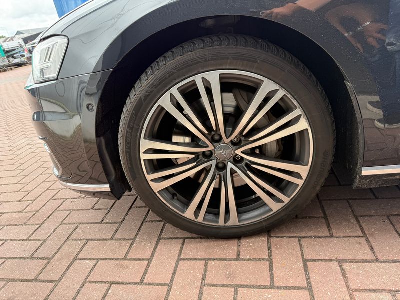 Audi A8 3.0 V6 TFSI 55 quattro — zdjęcie 21