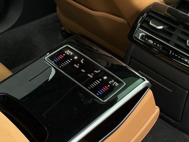 Audi A8 3.0 V6 TFSI 55 quattro — zdjęcie 17