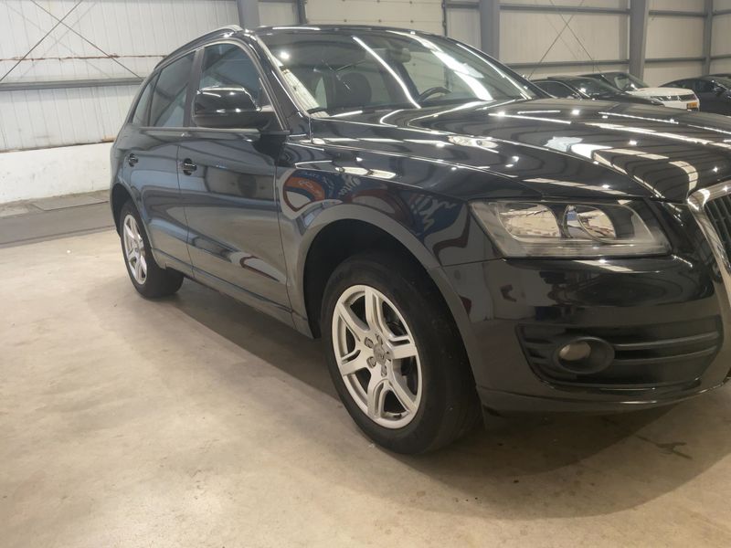 Audi Q5 2.0 TFSI quattro 2009 – снимка 12
