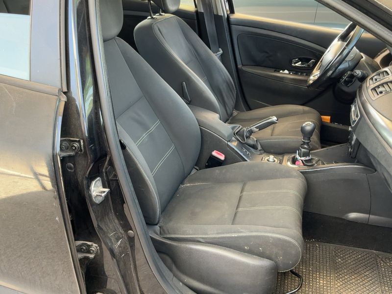 Renault Megane 1.5 dCi Business 2015 – снимка 16