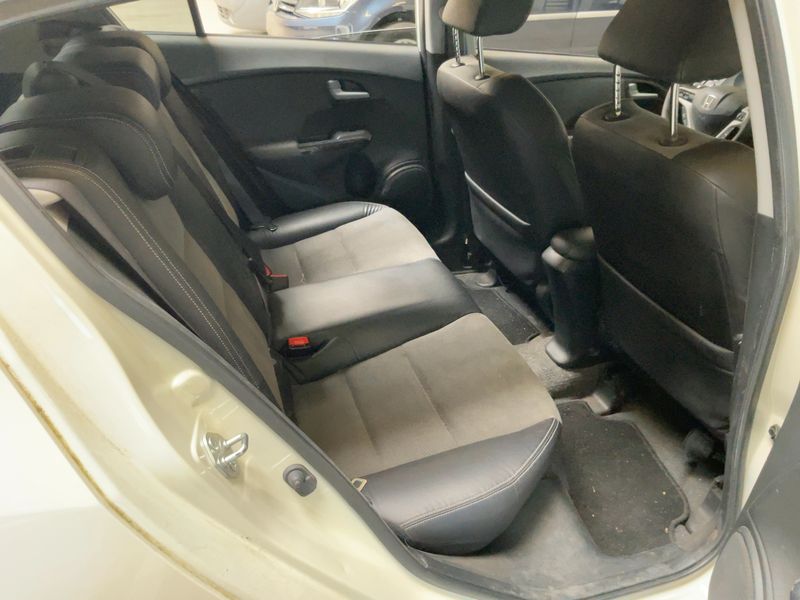 Honda Insight 1.3 Hybrid Comfort — zdjęcie 14