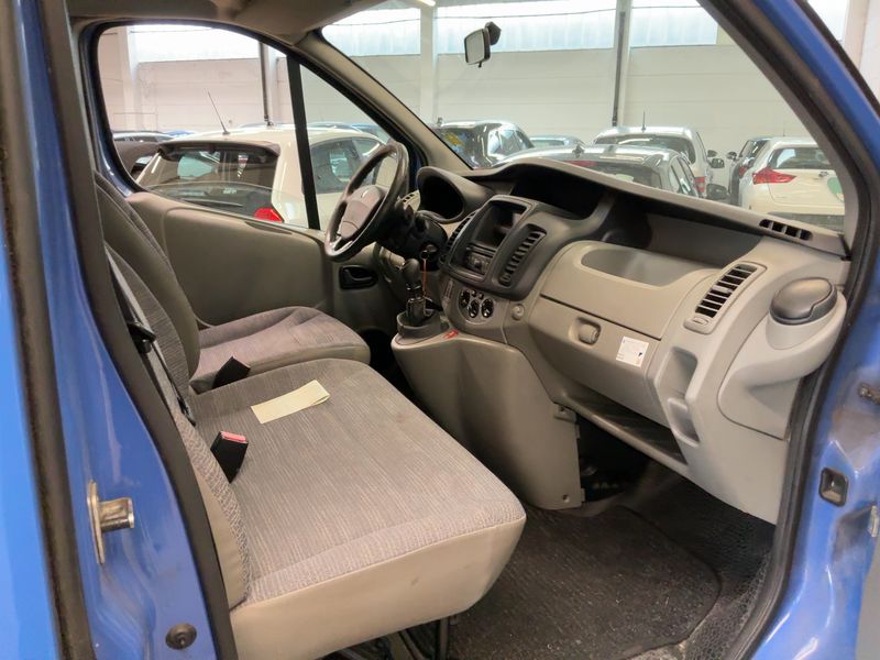 Renault Trafic 2.0 dCi L1H1 2,7t 2012 – снимка 17