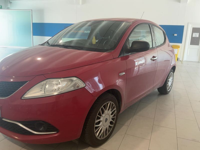 Lancia Ypsilon 1.2 Silver — zdjęcie 2
