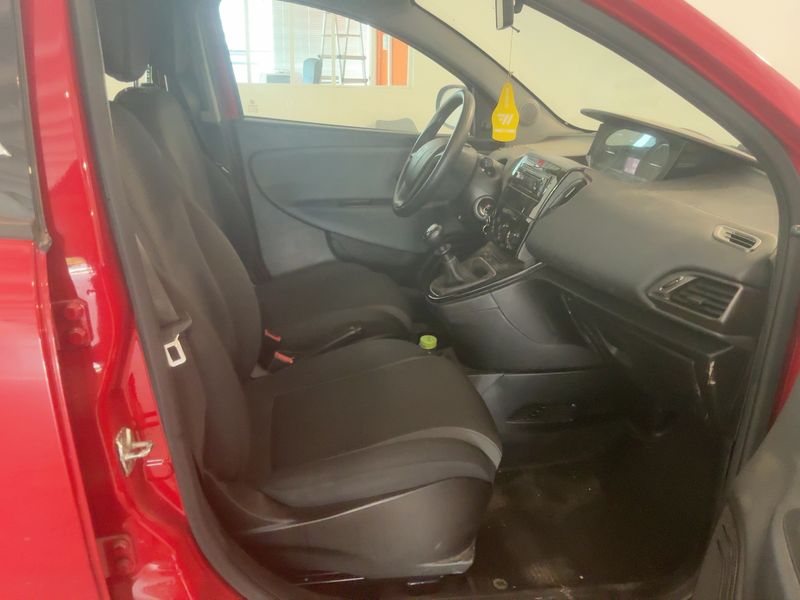 Lancia Ypsilon 1.2 Silver — zdjęcie 11