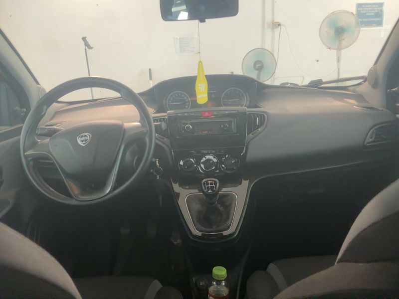 Lancia Ypsilon 1.2 Silver — zdjęcie 12