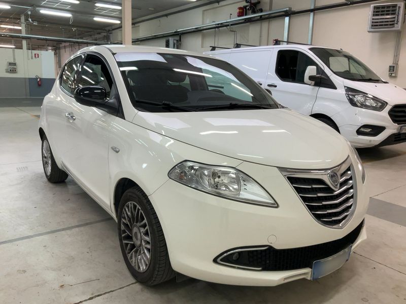 Lancia Ypsilon 1.2 Gold — zdjęcie 8