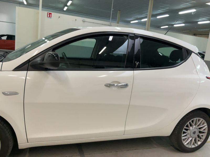 Lancia Ypsilon 1.2 Gold — zdjęcie 4
